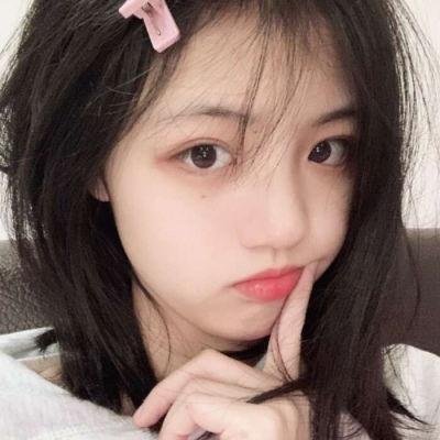 男爵的同桌小女生